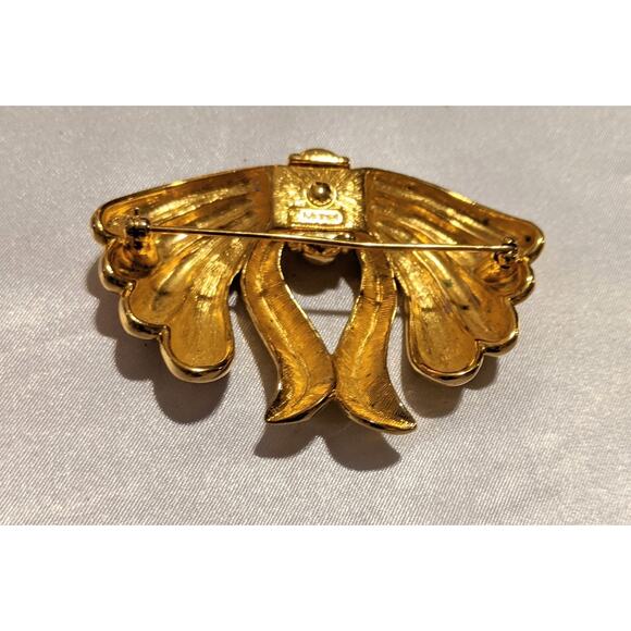 Vintage Monet Soft Drooping Bow Ribbon Brooch Pin Gold Tone 2.5" Signed - Picture 4 of 5